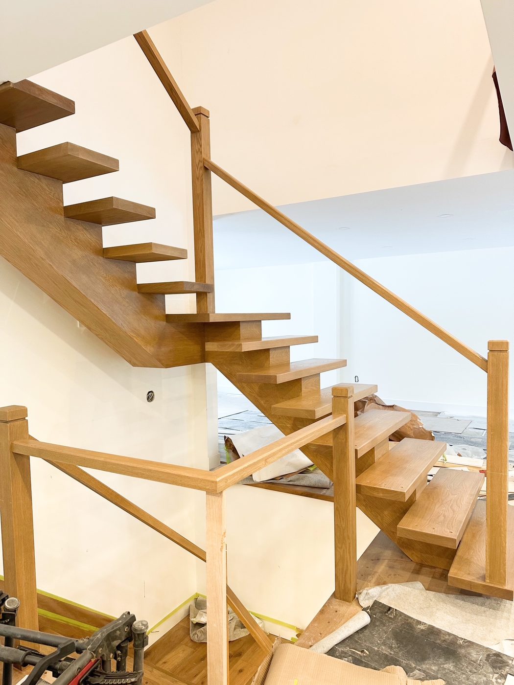 Open riser, oak