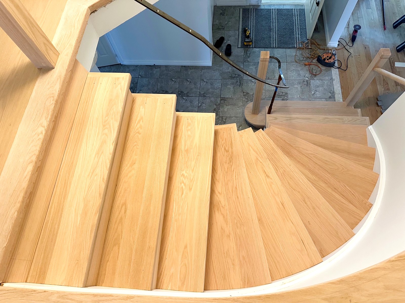 Curved · Oak